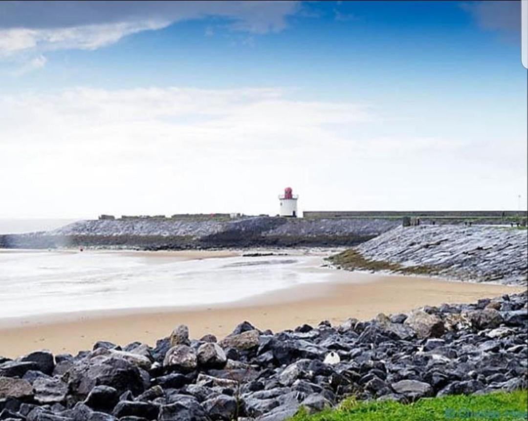 Harbour Loft! Newly Refurbished 3 Bed Flat! Apartment Burry Port Bagian luar foto