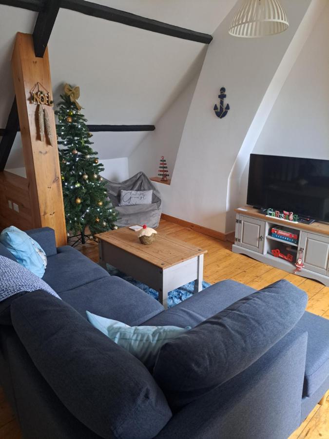 Harbour Loft! Newly Refurbished 3 Bed Flat! Apartment Burry Port Bagian luar foto